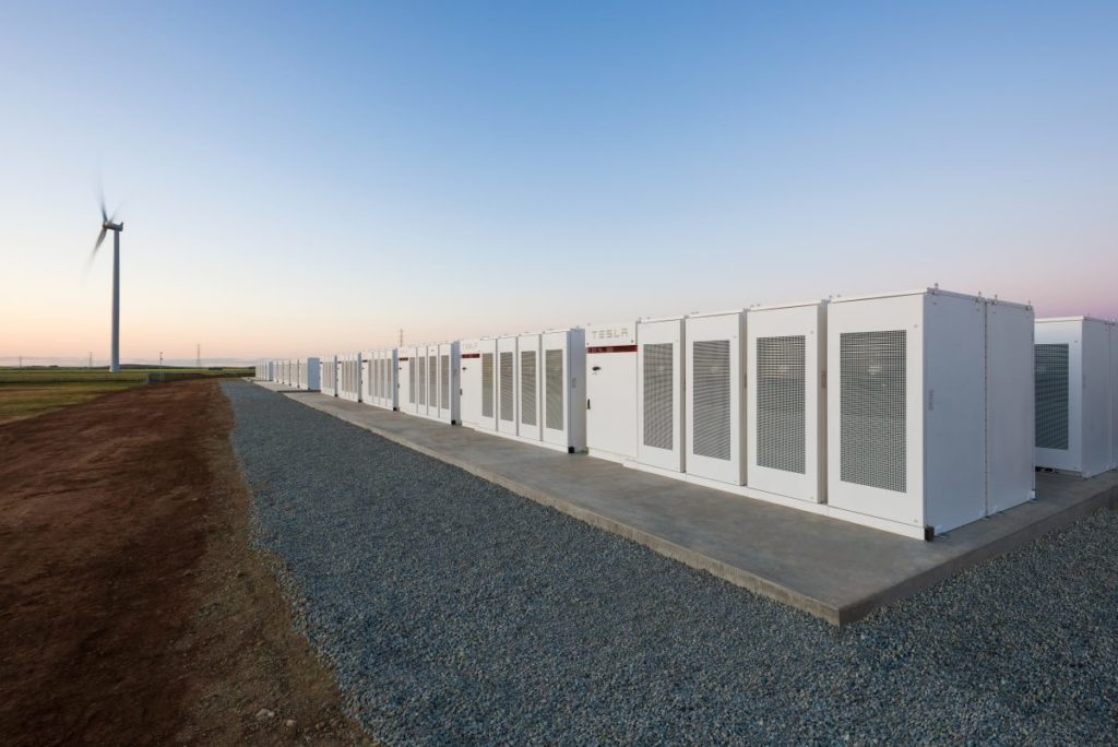 Neoen-Tesla : premières images du plus grand powerpack du monde