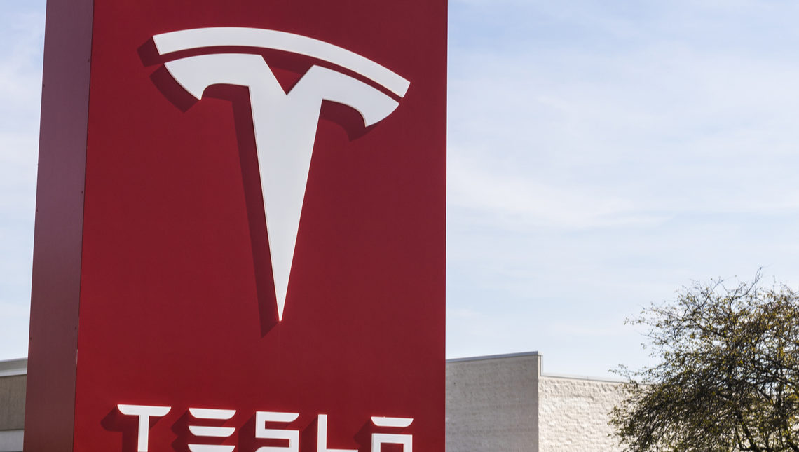 Tesla : l'action en bourse flambe de 10 % à 320