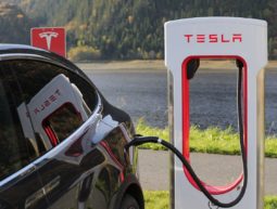 Tesla, disposée à partager ses technologies avec d’autres constructeurs