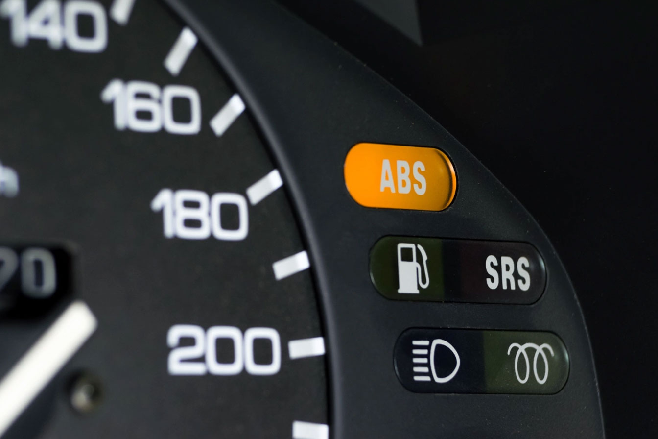 Voyant ABS allumé ? Voici comment résoudre rapidement le problème