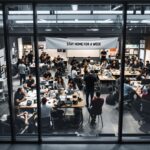 découvrez pourquoi tesla a demandé à ses employés travaillant sur le model y et le cybertruck de rester chez eux pendant une semaine. cette décision pourrait avoir des implications stratégiques pour la production et l'avenir des modèles emblématiques de la marque.