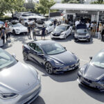 découvrez comment tesla domine le marché des véhicules électriques d'occasion en 2025, tout en faisant face à une concurrence croissante qui érode progressivement sa suprématie.