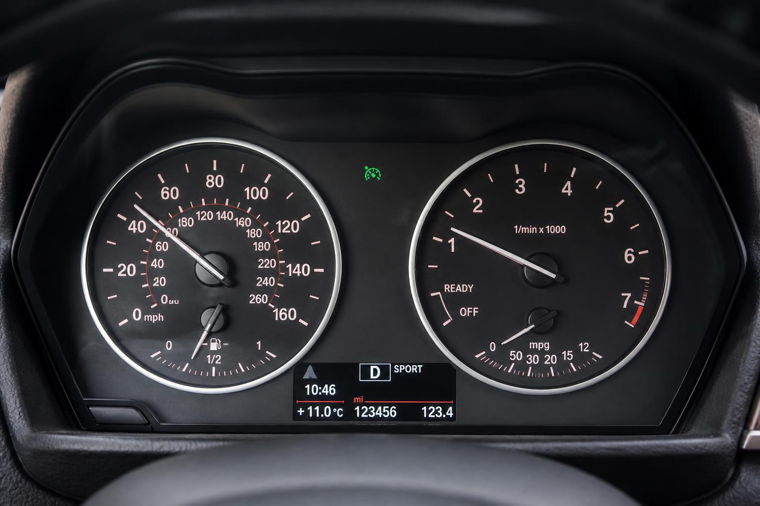 découvrez notre guide complet pour comprendre la différence entre mph et km/h, et maîtriser facilement la conversion entre ces deux unités de vitesse.