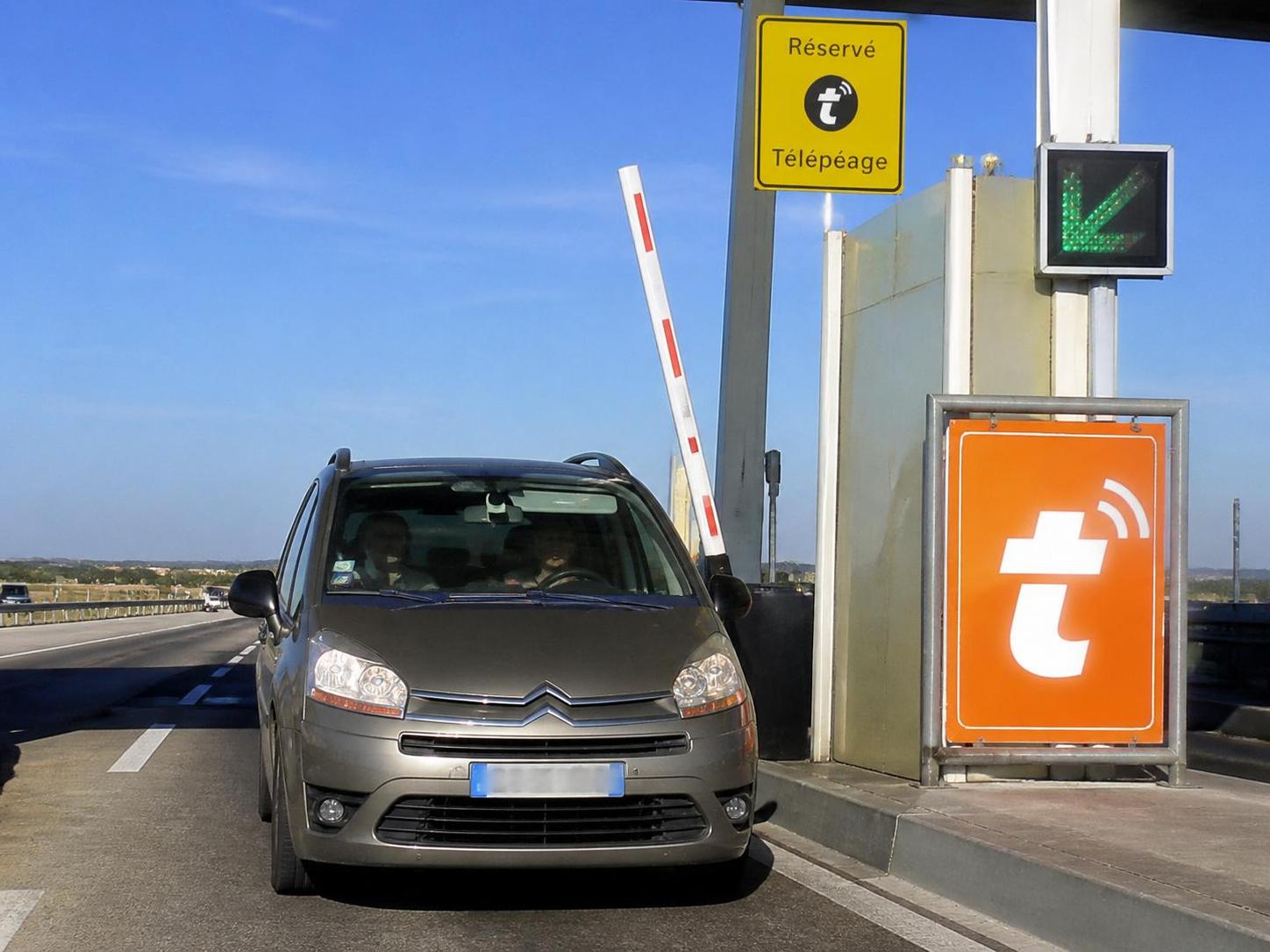 découvrez pourquoi un badge télépéage est essentiel pour simplifier vos trajets quotidiens et profiter pleinement de vos vacances sans stress et sans attente aux péages.