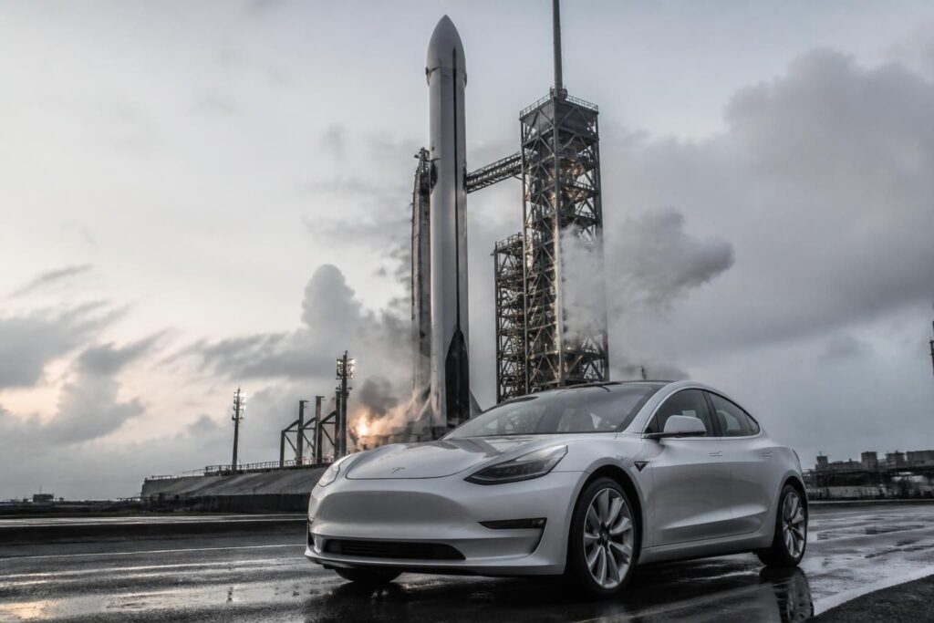 découvrez les dernières rumeurs sur la fusion entre spacex et tesla et explorez le fonctionnement des entreprises innovantes de elon musk.