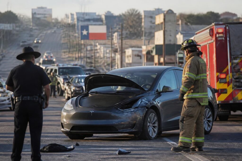 découvrez les détails de l'accident mortel au texas impliquant tesla, suscitant un débat intense sur la sécurité et l'avenir de la conduite autonome.
